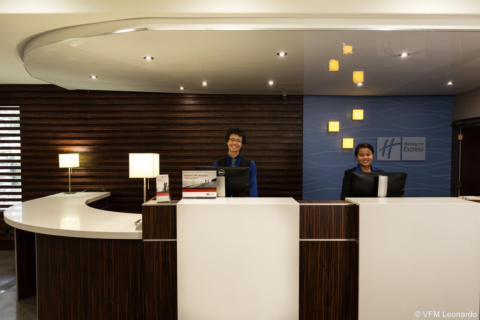Holiday Inn Express Edmonton Downtown By Ihg Extérieur photo