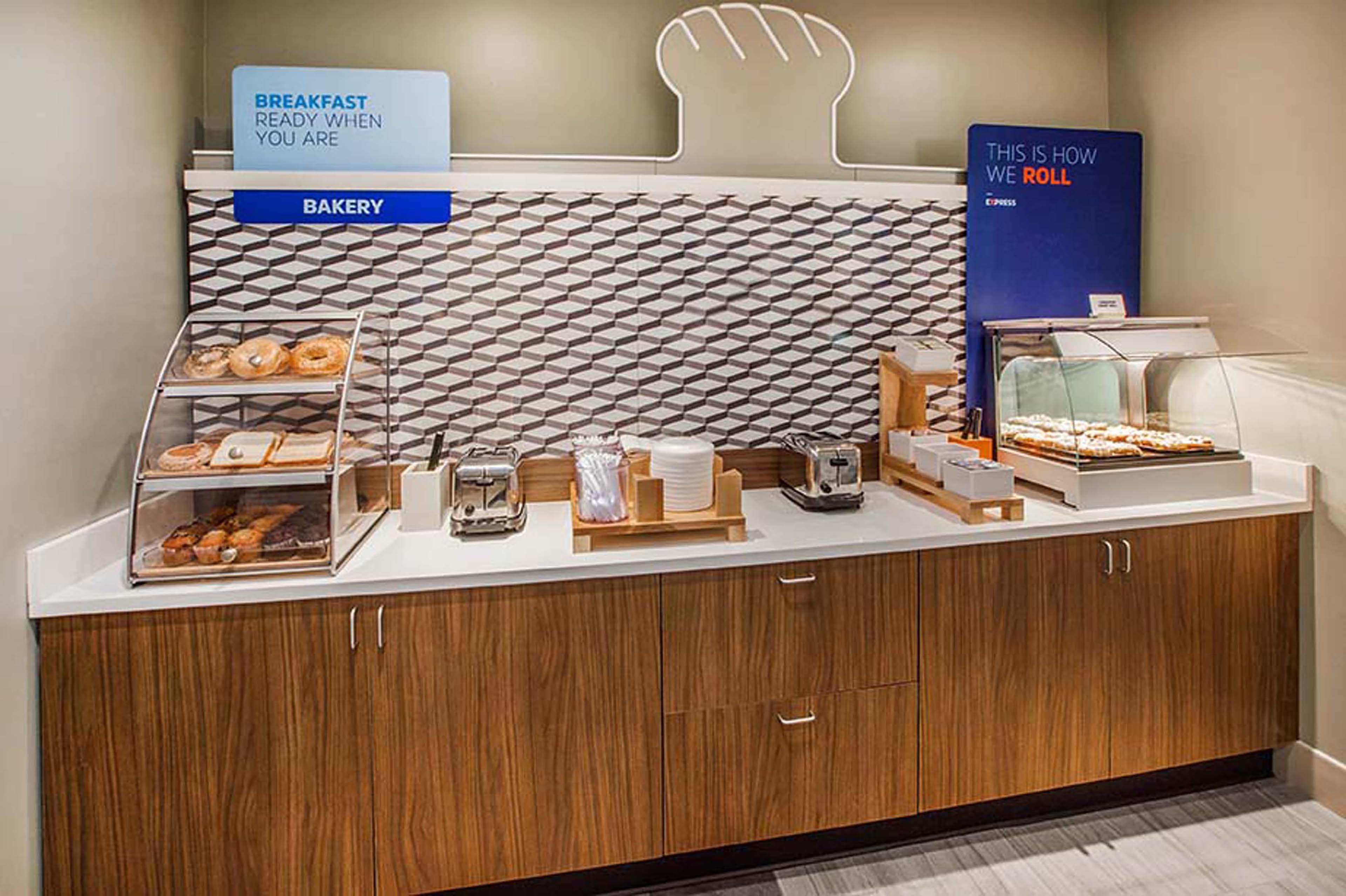 Holiday Inn Express Edmonton Downtown By Ihg Extérieur photo