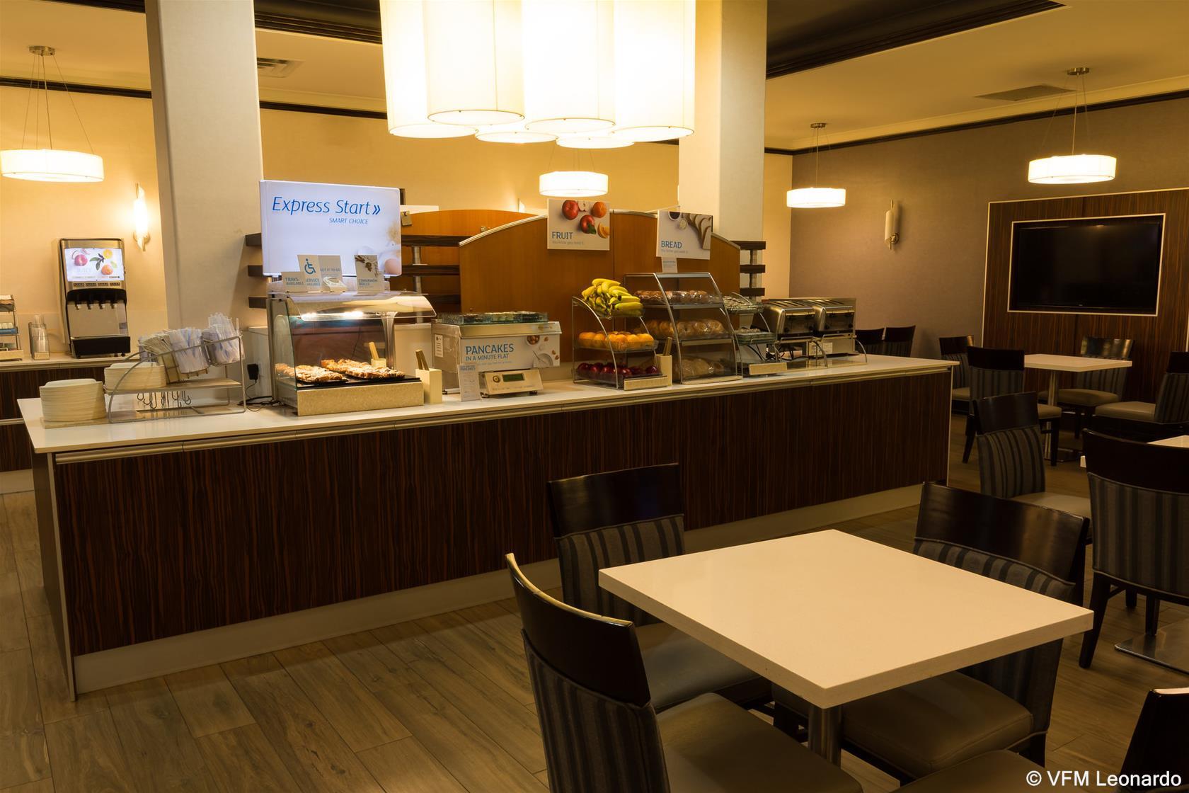 Holiday Inn Express Edmonton Downtown By Ihg Extérieur photo