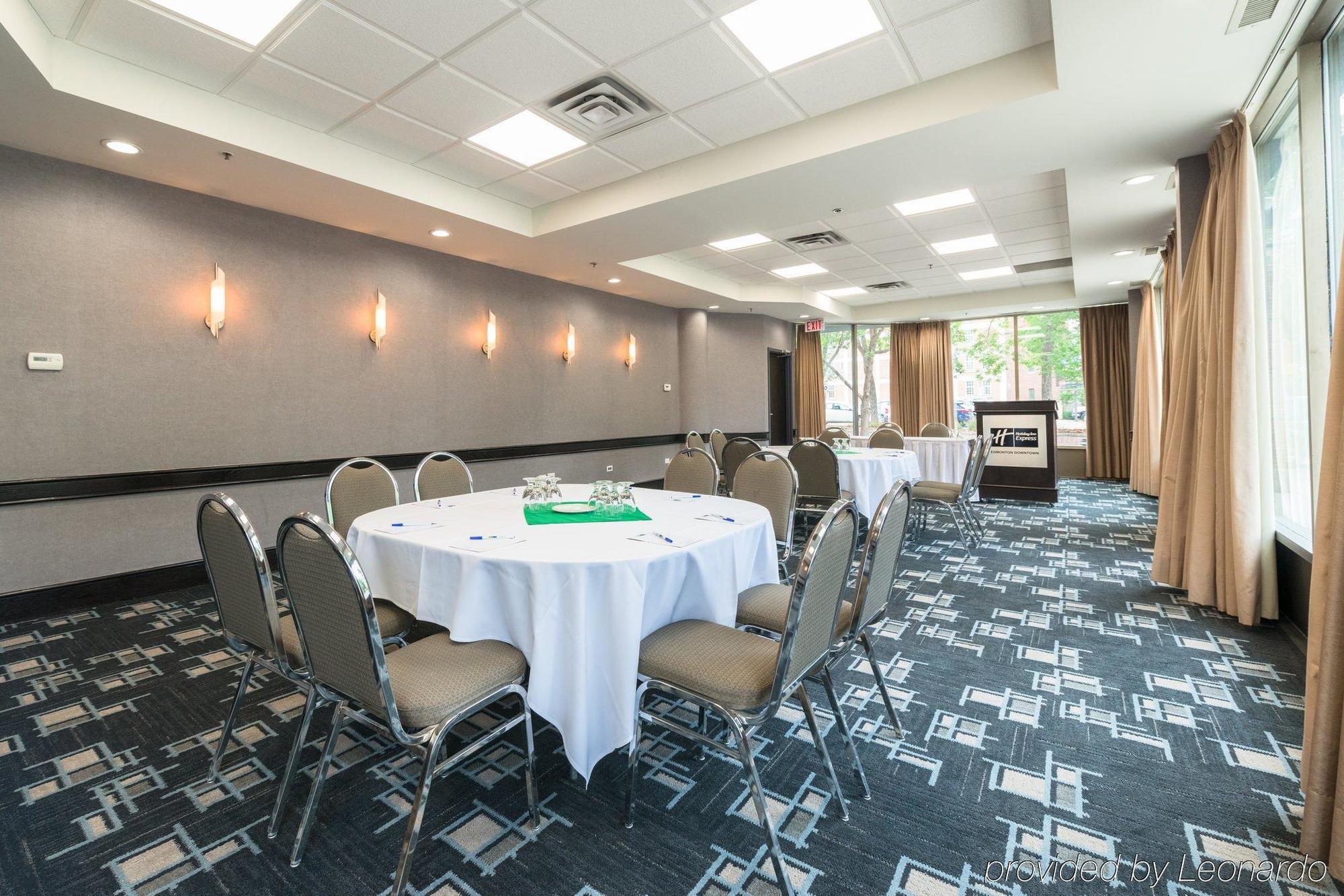 Holiday Inn Express Edmonton Downtown By Ihg Extérieur photo