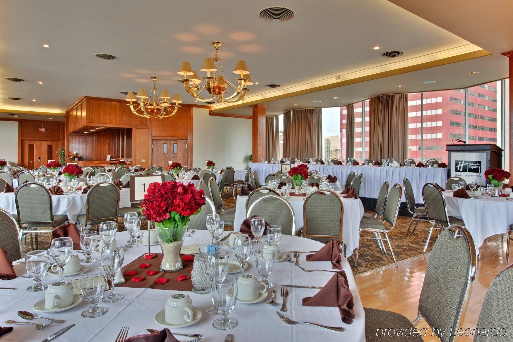 Holiday Inn Express Edmonton Downtown By Ihg Extérieur photo