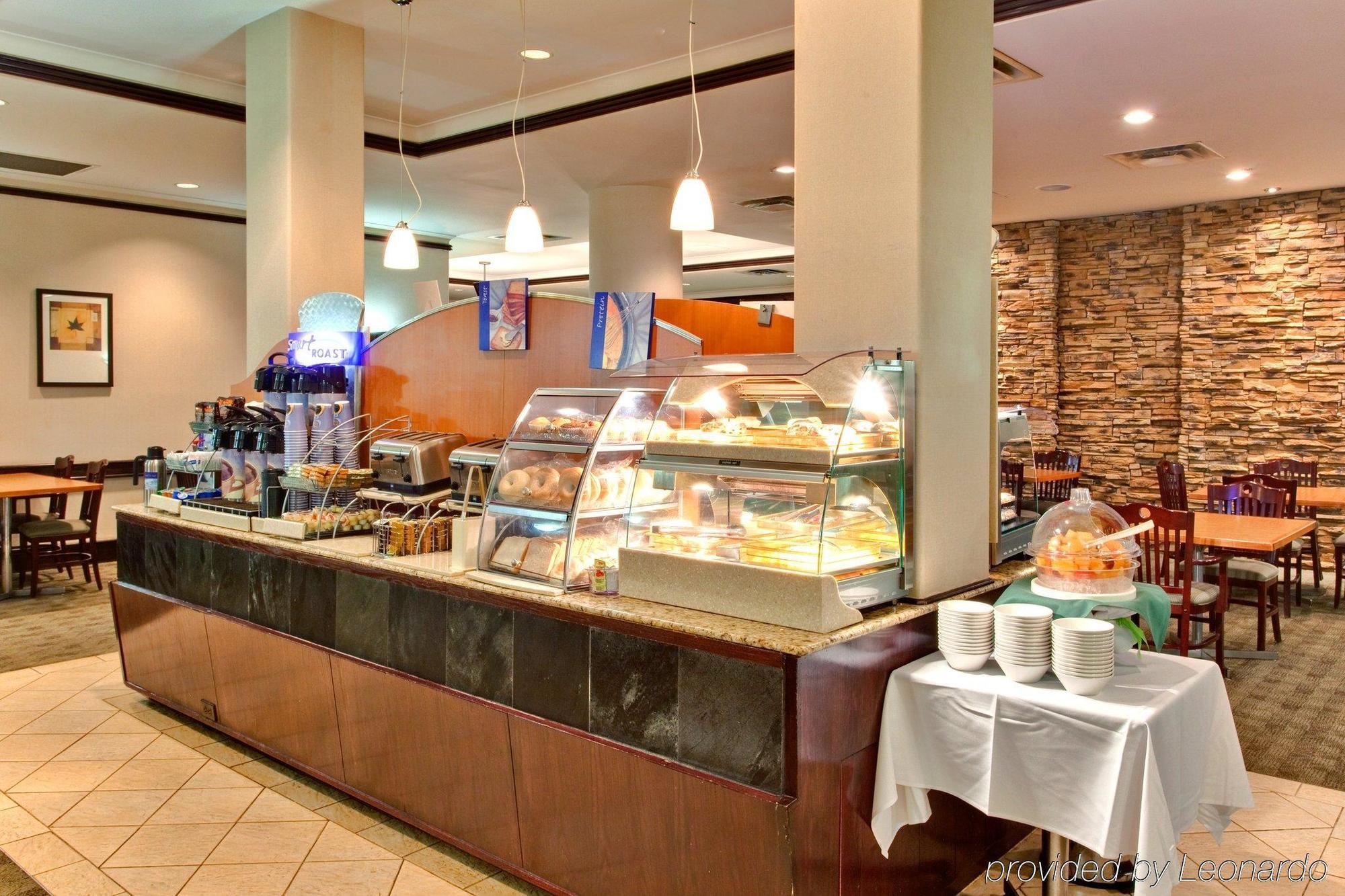 Holiday Inn Express Edmonton Downtown By Ihg Extérieur photo
